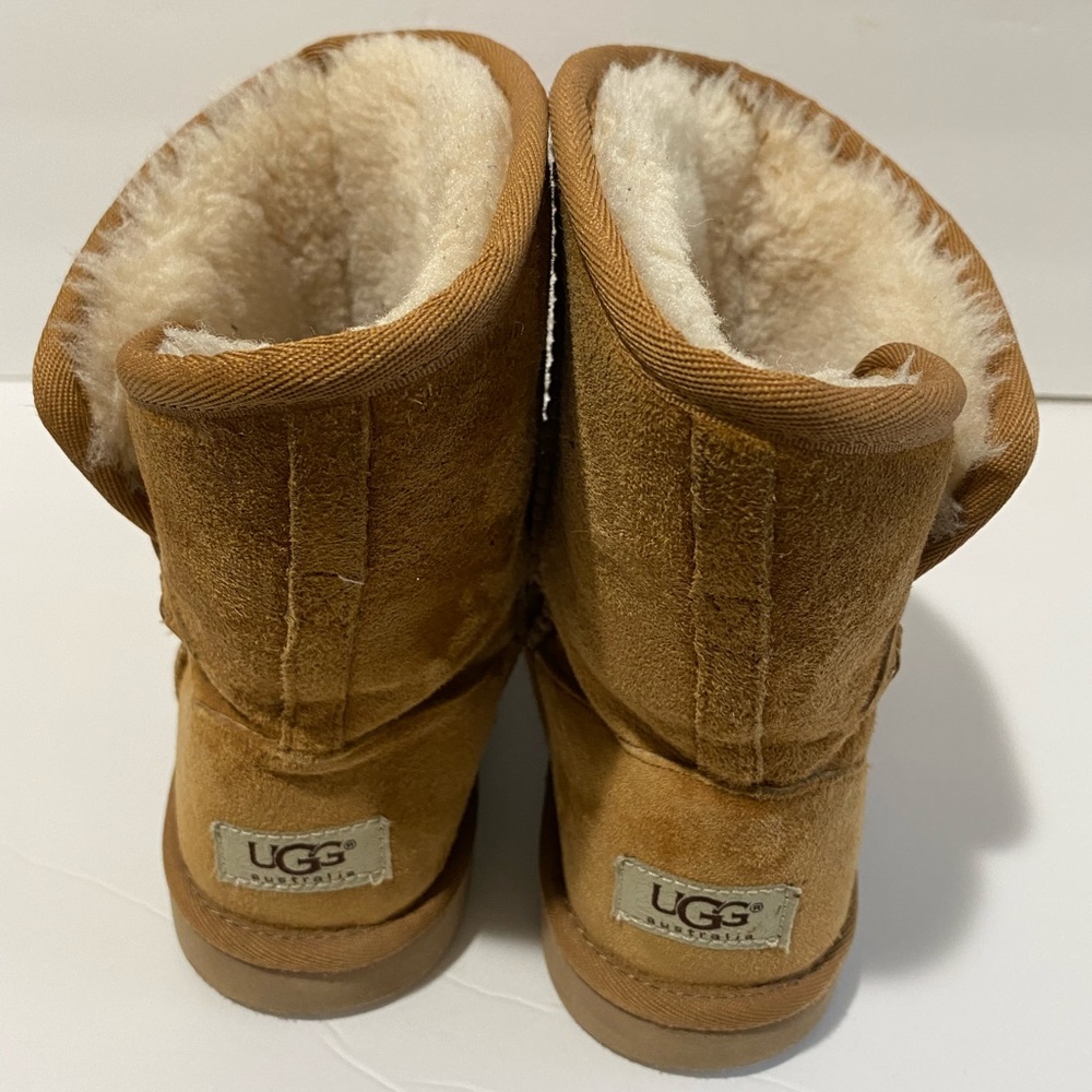 SOLD. Ugg’s classic short boots.